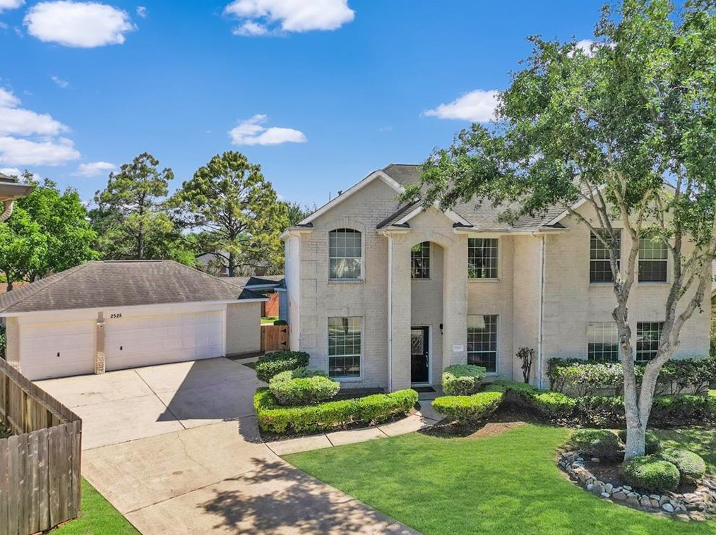 2525 Dry Bank Ln, Pearland, TX 77584-2517