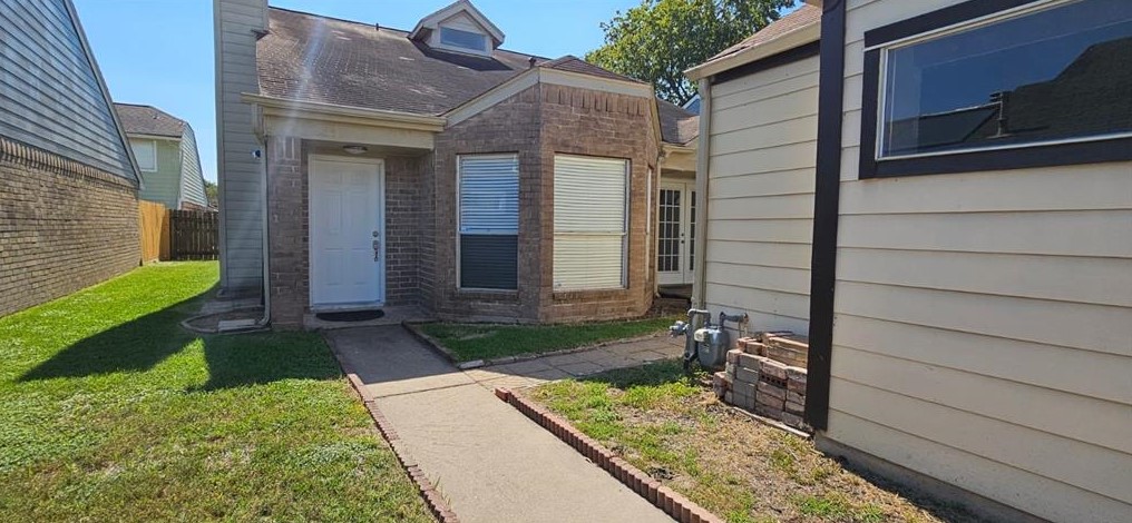 11841 Spring Grove Dr, Houston, TX 77099