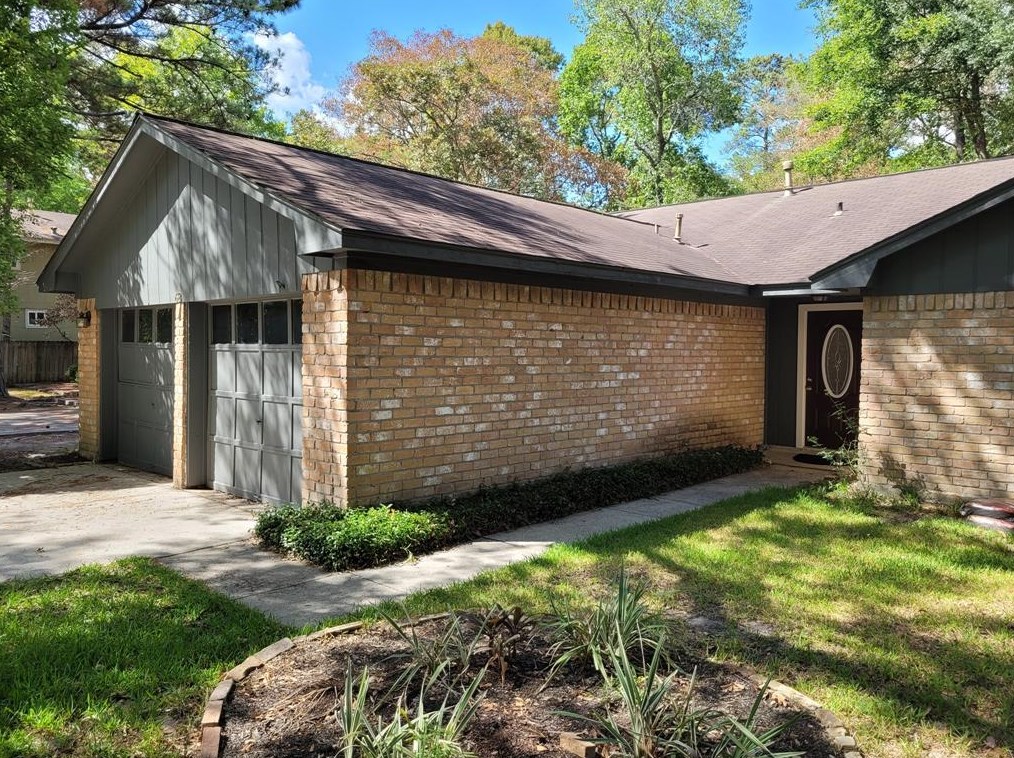 68 Waxberry Rd, Spring TX  77381-2897 exterior