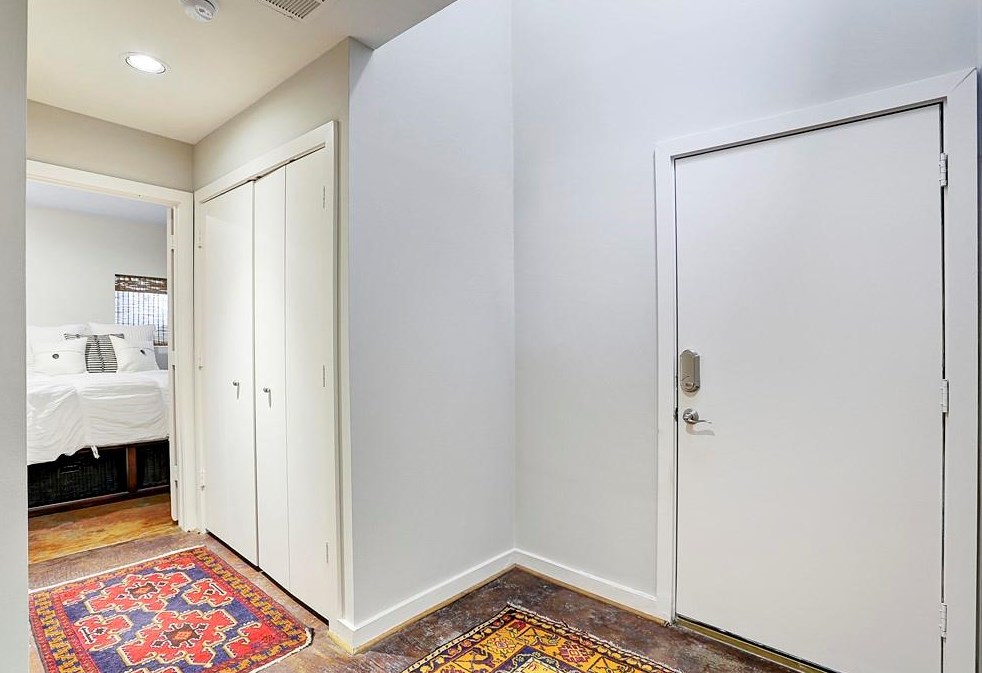 658 Lester St, Houston, TX 77007-5221