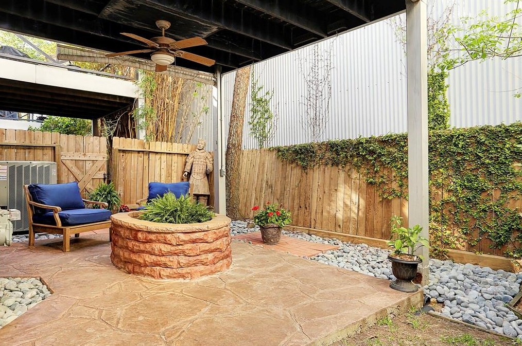 658 Lester St, Houston TX 77007-5223 exterior