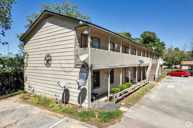 201 Sands St, Angleton, TX 77515-5298