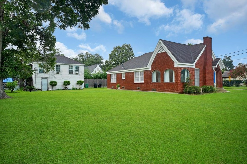 5011 Irvington Blvd, Houston, TX 77009