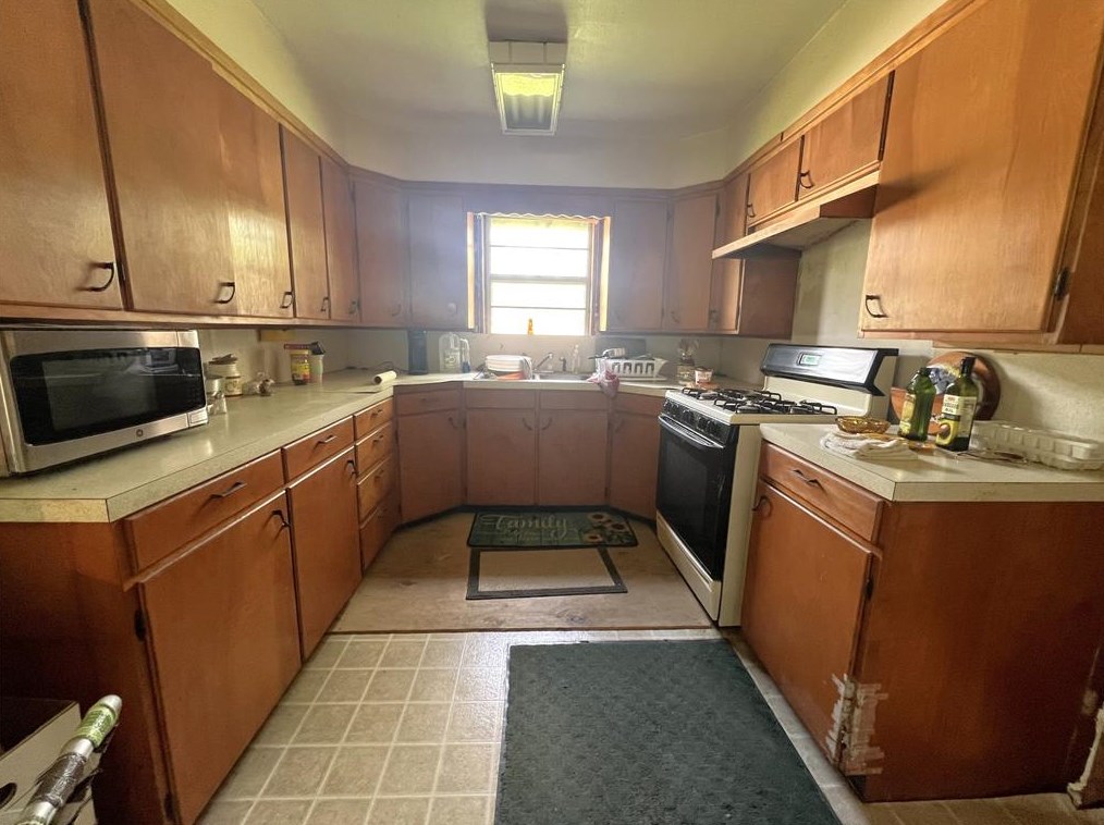 6735 Highway 36, Jones Creek TX  77541-8438 exterior