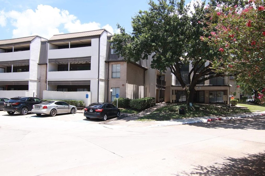 3005 Walnut Bend Ln Apt 16, Houston, TX 77042