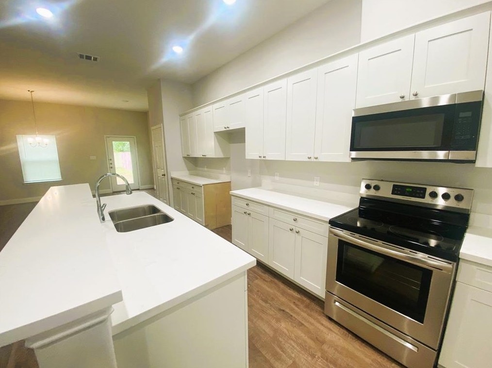 8453 Tate St, Houston, TX 77028