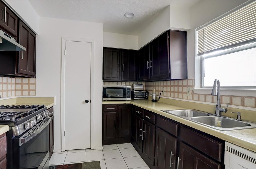 7234 Lost Fable Ln, Houston TX  77095-1256 exterior