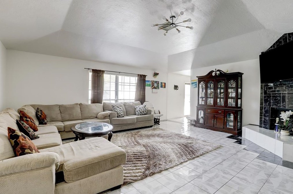 7234 Lost Fable Ln, Houston, TX 77095