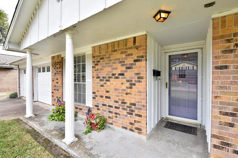 5911 Acorn St, Houston, TX 77092-3309