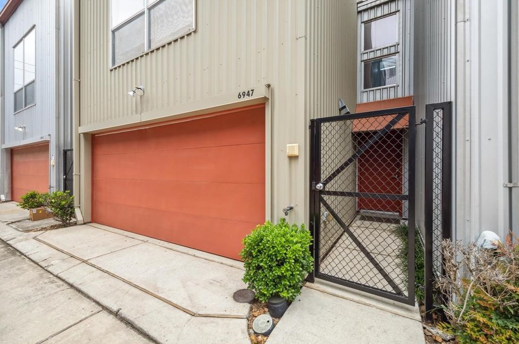 6947 Ardmore St, Houston, TX 77054-2308