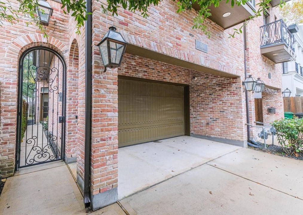 1511 Alexander St, Houston, TX 77008-3850