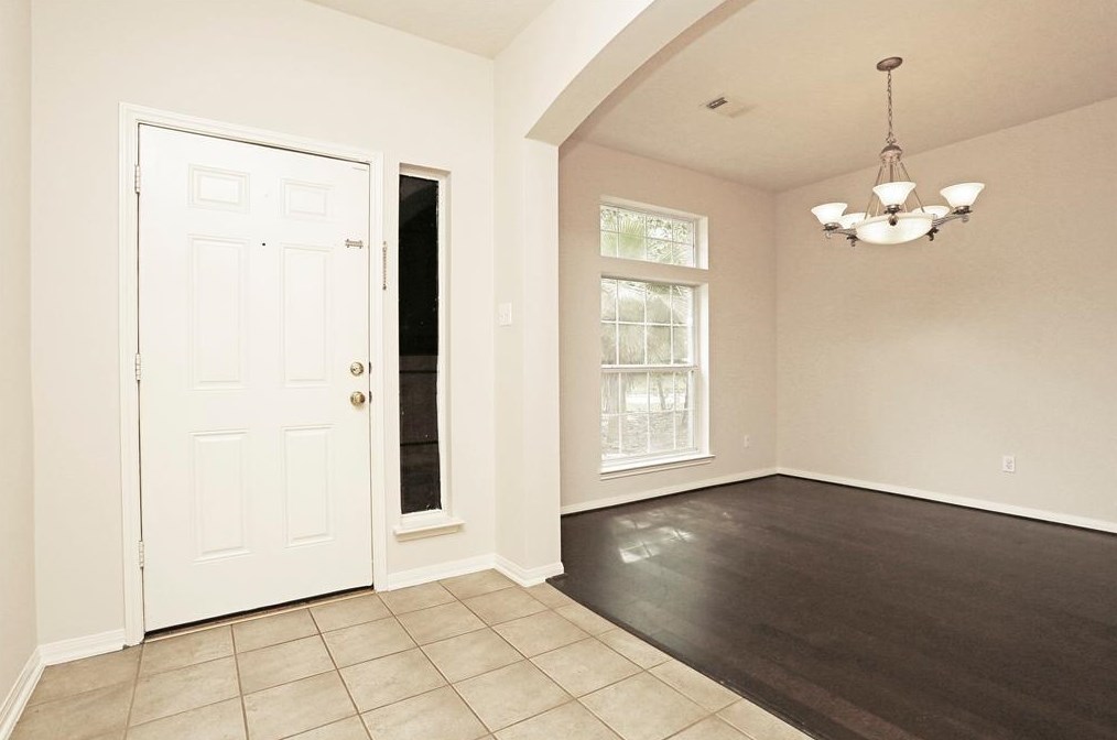 75 Drifting Shadows Cir, Conroe, TX 77385
