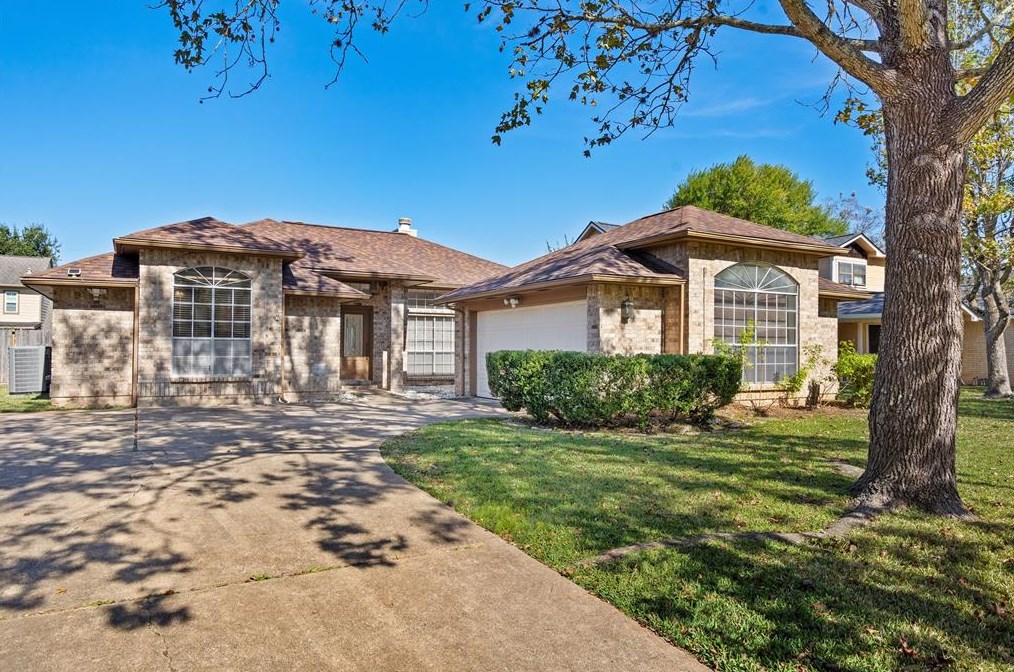 3815 Bartons Ln, Sugar Land, TX 77479