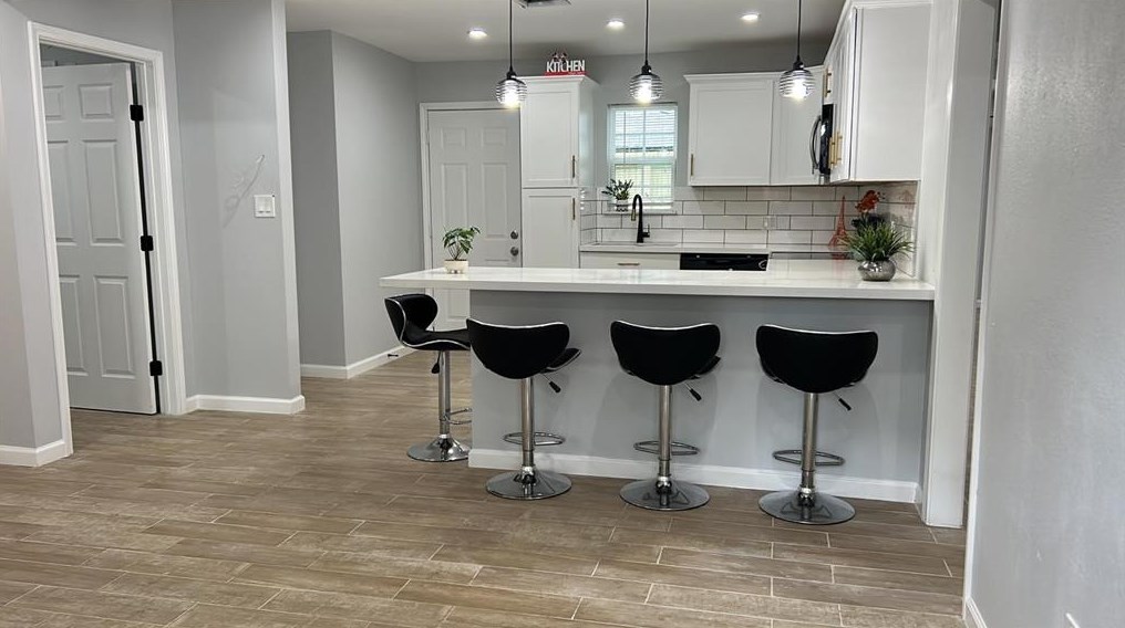 8226 Darlington Dr, Houston TX  77028-2741 exterior