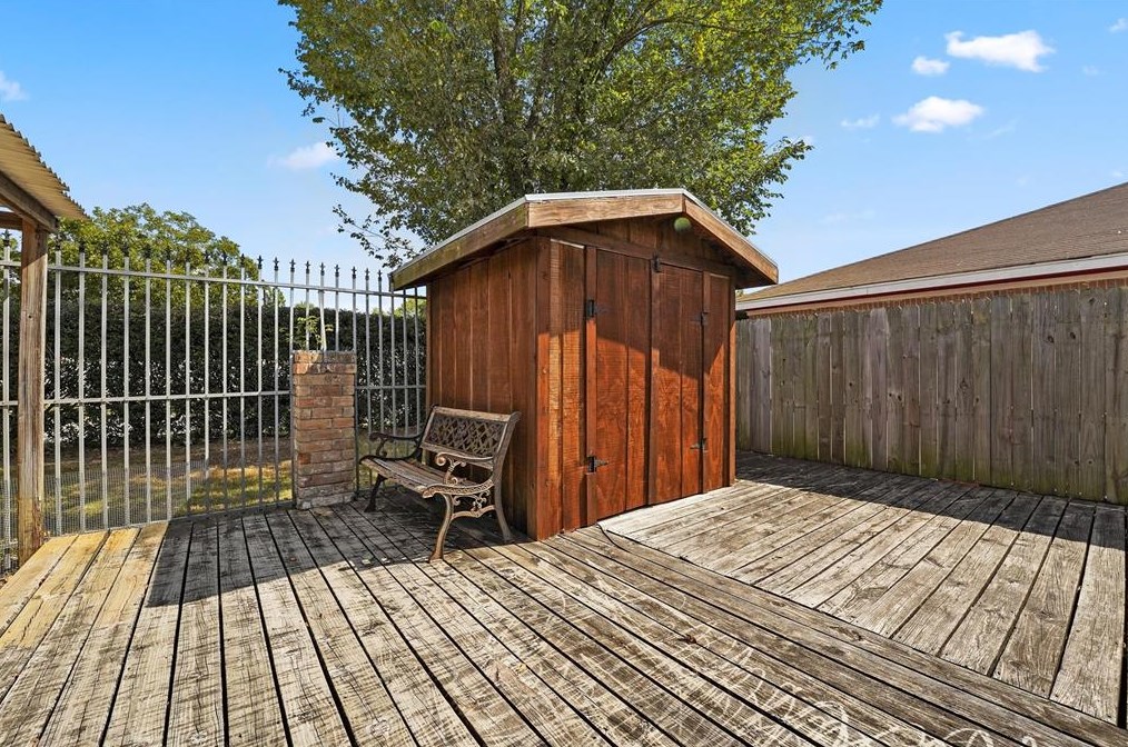 13931 Stoneshire St, Houston TX  77037-1742 exterior