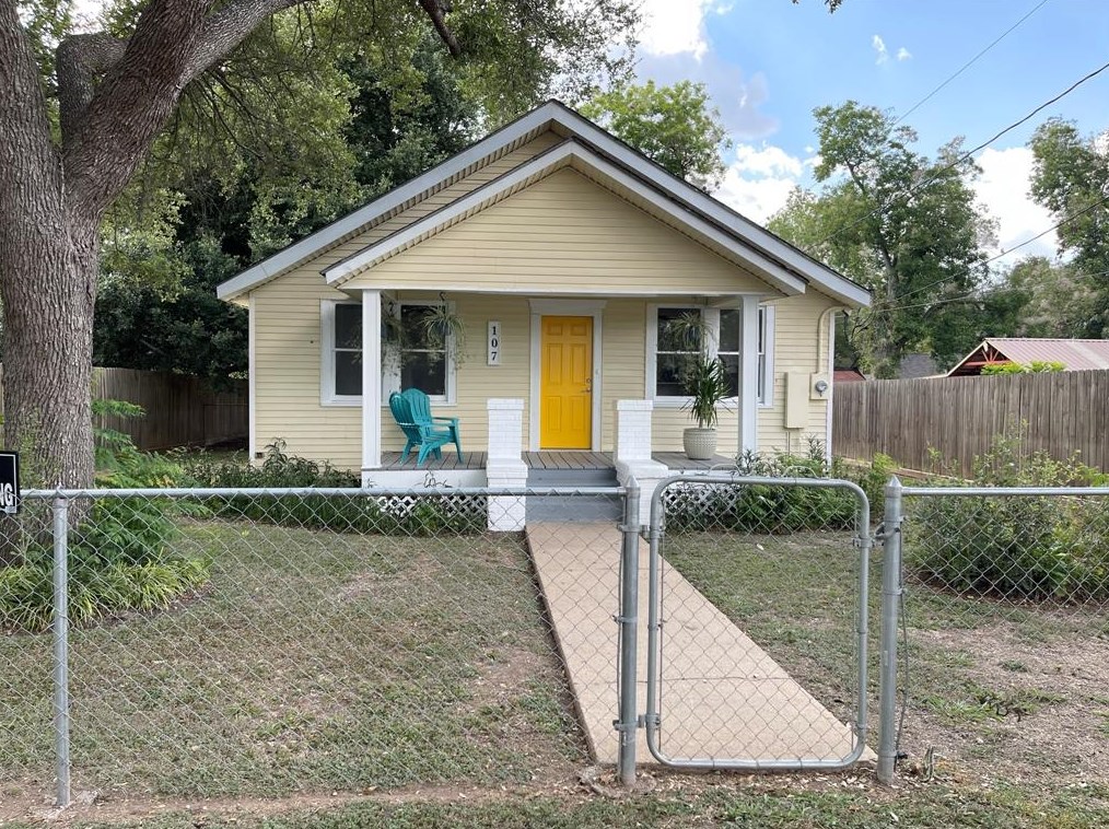 107 Sinclair St, Iago, TX 77420