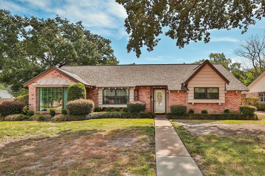 4934 Oak Forest Dr, Houston, TX 77018-1908