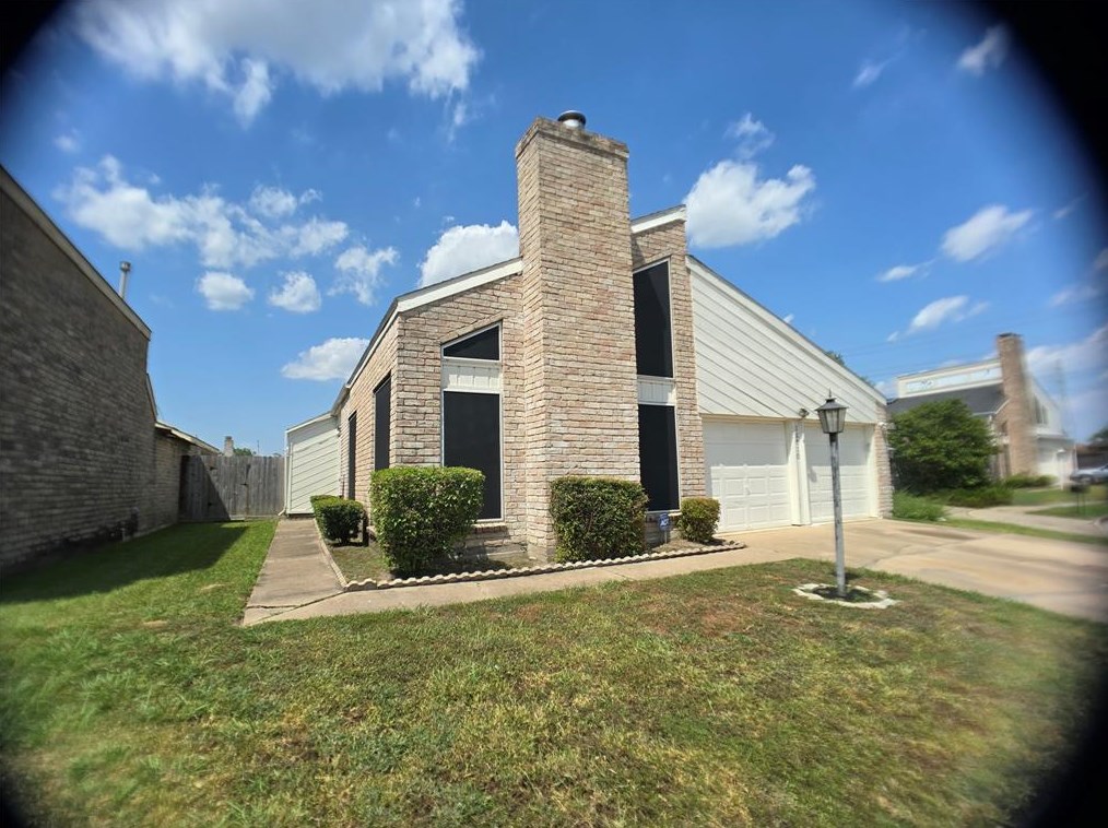 11010 Midhurst Dr, Houston TX  77072-1972 exterior