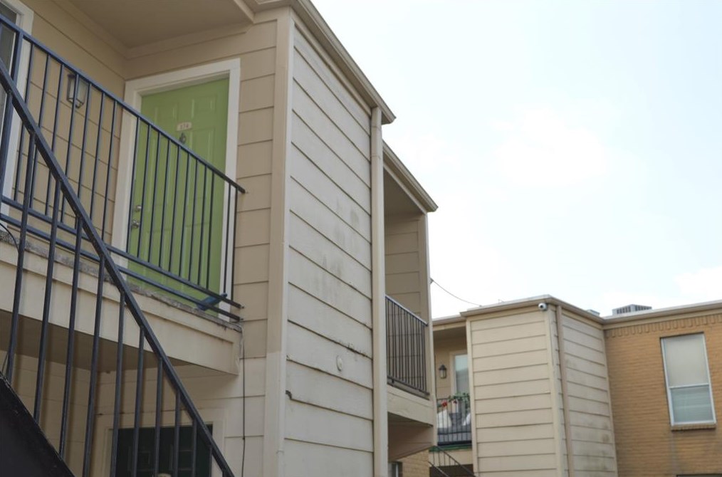 8100 Creekbend Dr, Houston TX  77071-1537 exterior