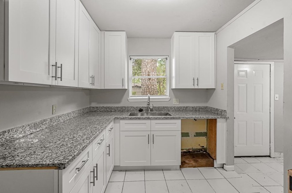 8306 Carolwood Dr, Houston, TX 77028