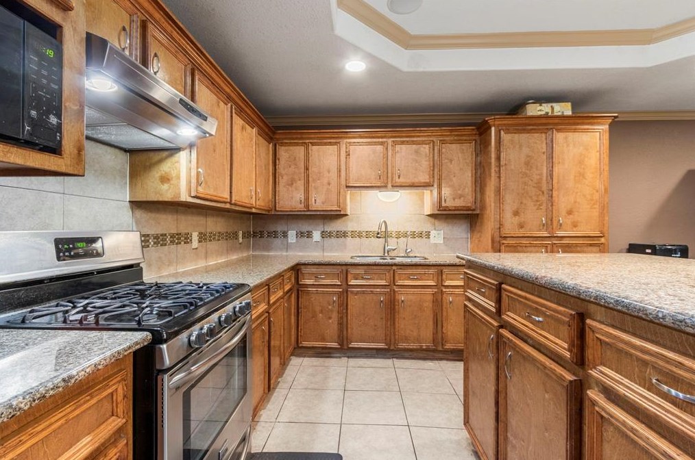 1608 Dabney Dr, Pasadena TX 77502-5448 exterior