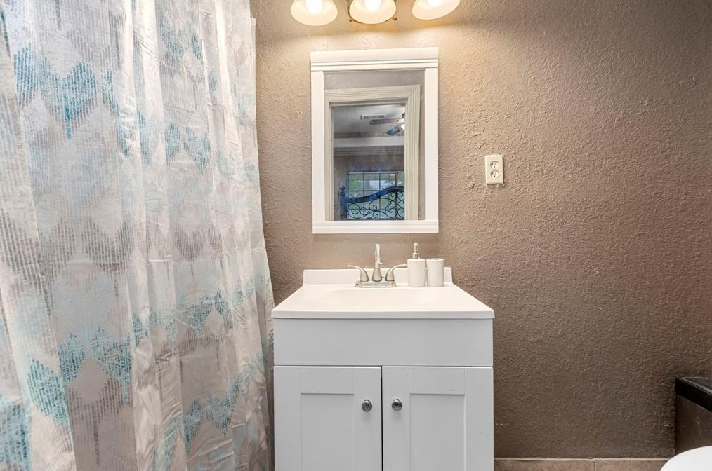 1608 Dabney Dr, Pasadena TX 77502-5448 exterior