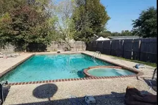 303 S 17th St, Nederland, TX 77627 - Photo 2