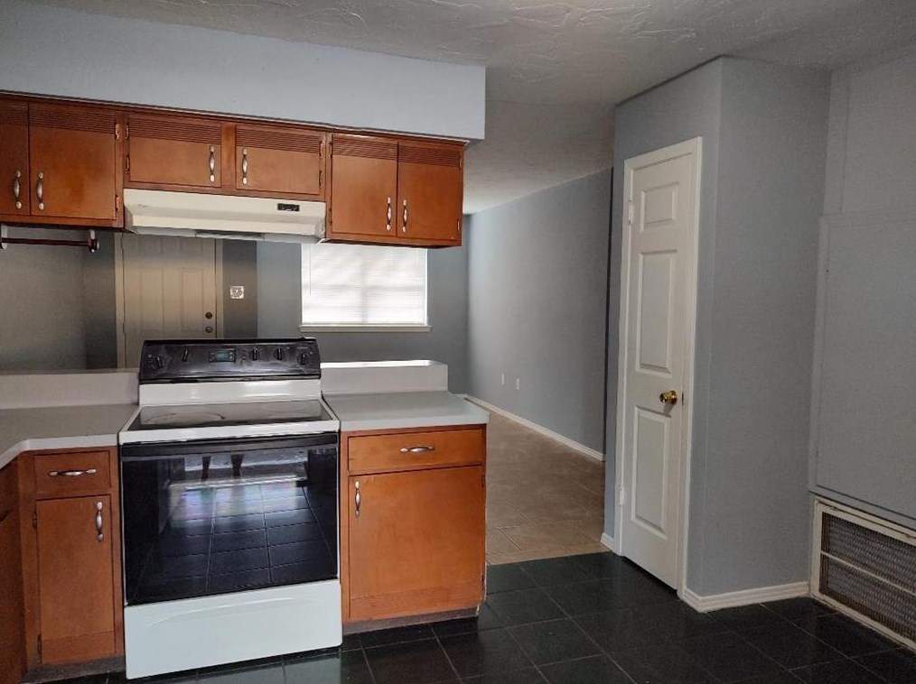 2000 Bahama Dr Apt 1, Taylor Lake Village, TX 77586