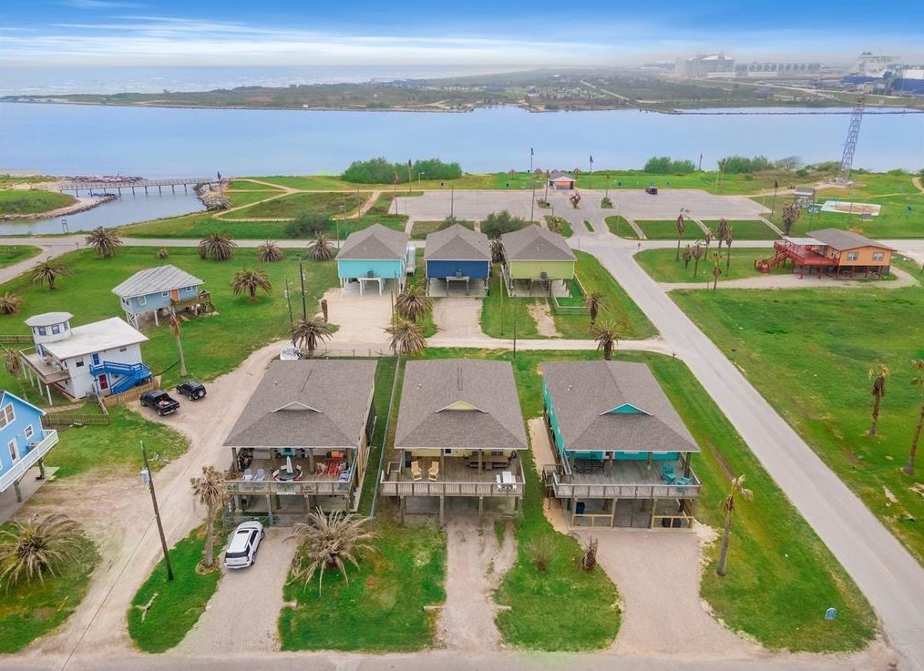 339 Jettyview Rd, Jones Creek, TX 77541-9296