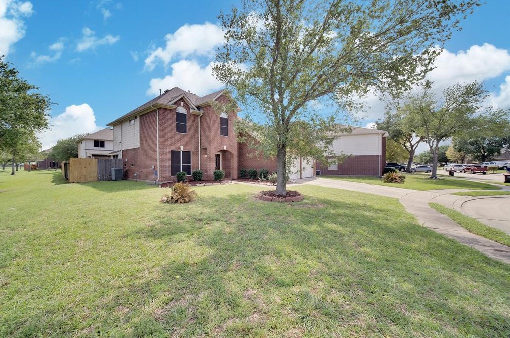 8207 Aliso Canyon Ln, Houston, TX 77083