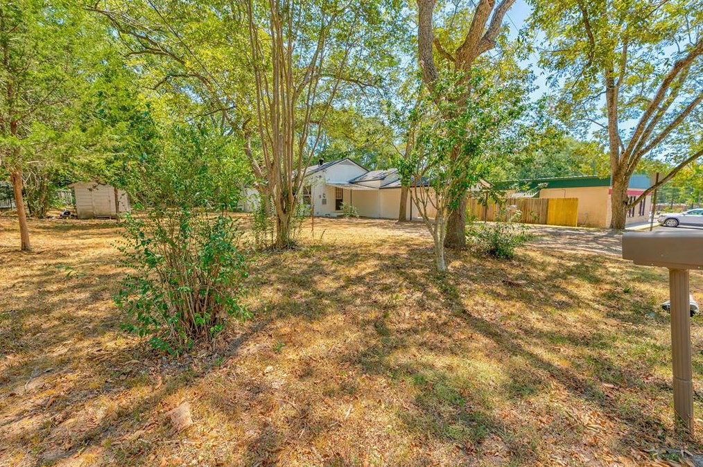 104 S Pecan St, Woodville, TX 75979