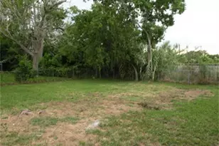 5600 Community Dr, Houston, TX 77005 - Photo 6