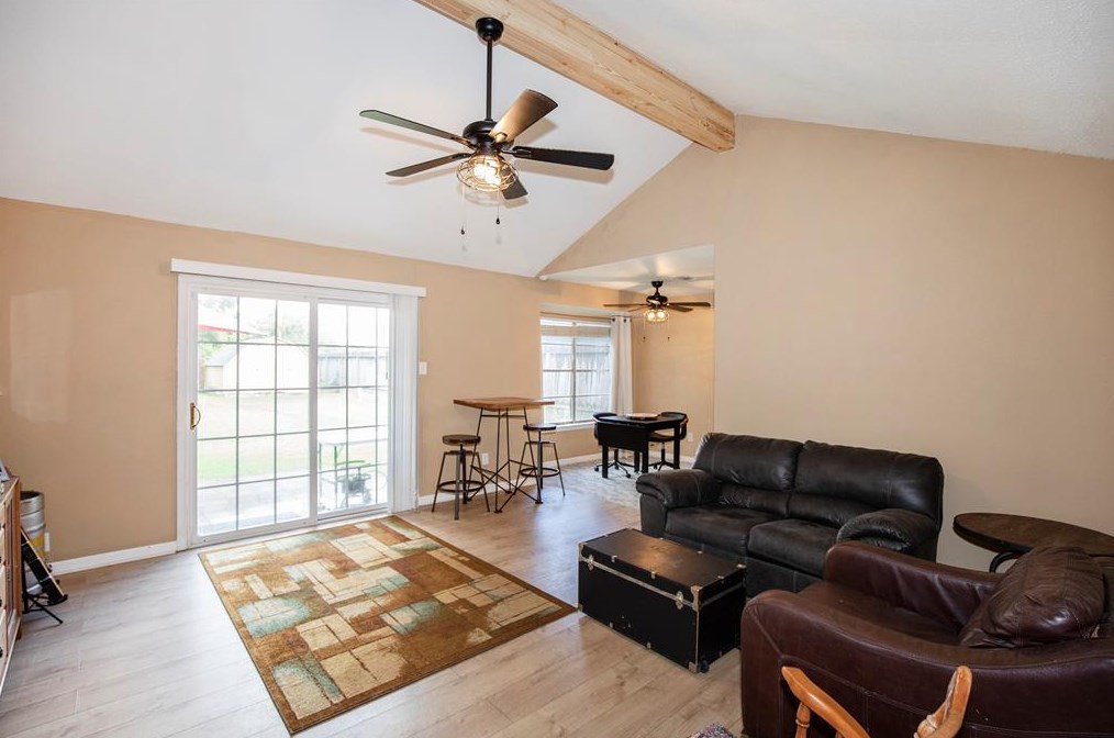 706 Autumnwood Dr, Houston TX  77013-5604 exterior