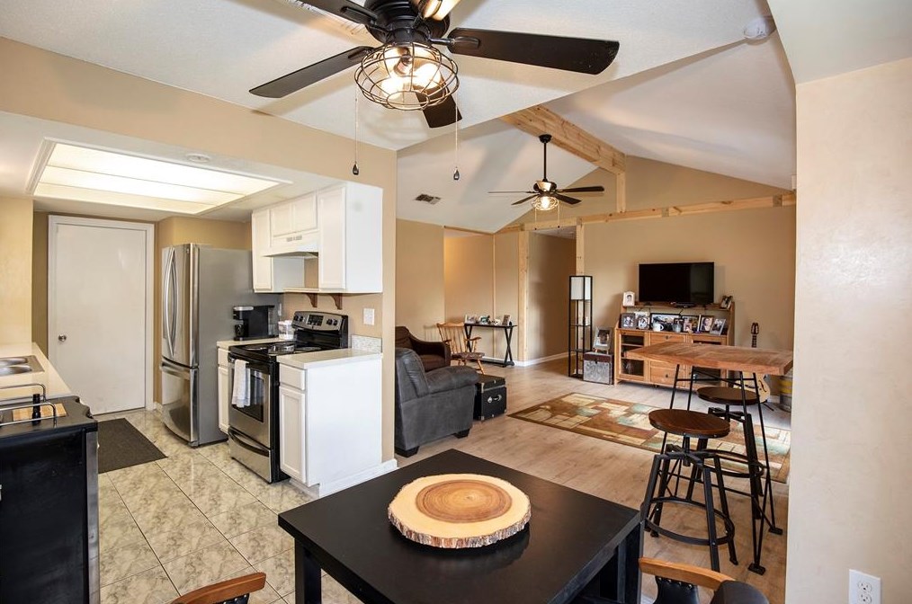 706 Autumnwood Dr, Houston TX  77013-5693 exterior