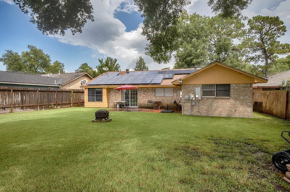 706 Autumnwood Dr, Houston TX  77013-5693 exterior