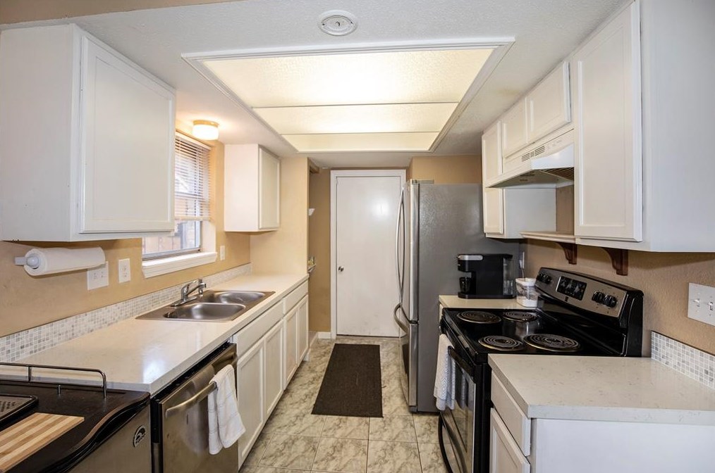 706 Autumnwood Dr, Houston TX  77013-5693 exterior