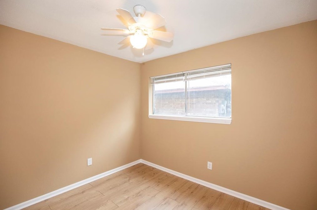 706 Autumnwood Dr, Houston TX  77013-5693 exterior