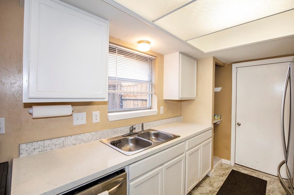 706 Autumnwood Dr, Houston TX  77013-5693 exterior