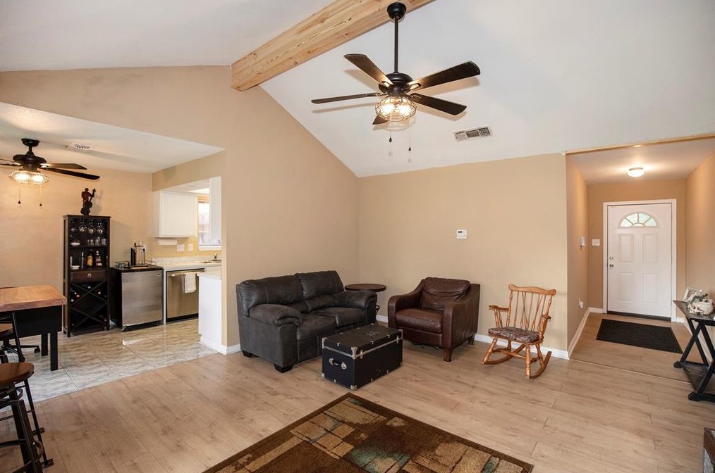 706 Autumnwood Dr, Houston TX  77013-5693 exterior