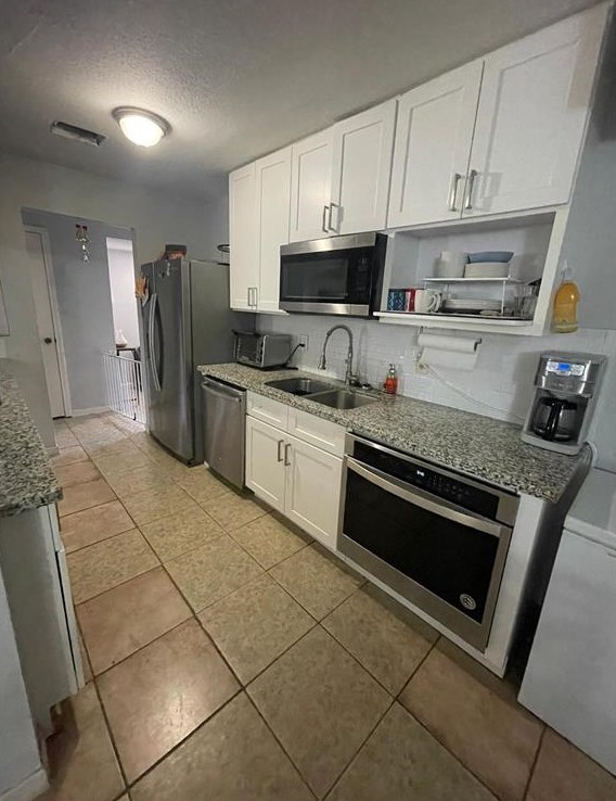 7824 Windward Passage St, Houston, TX 77072