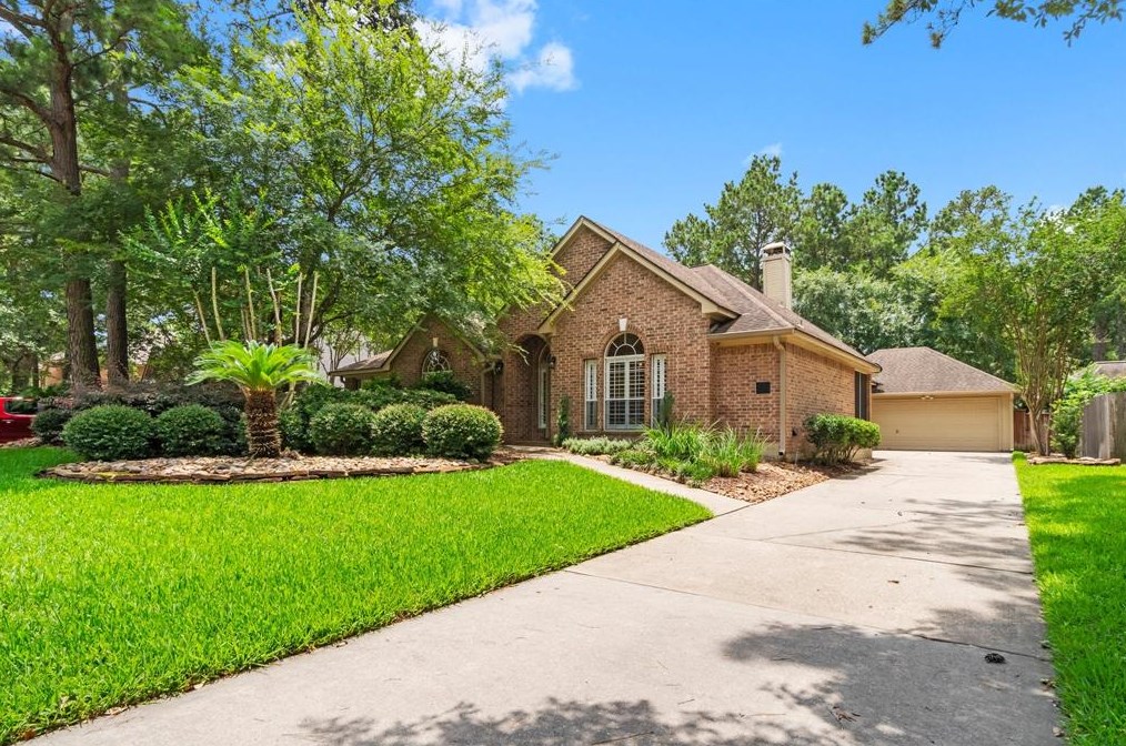 83 Floral Leaf Cir, Spring, TX 77381-6260
