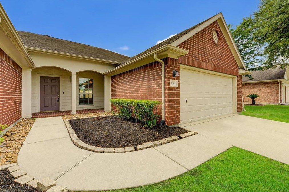 2407 Daneswood Ct, Spring TX  77388-2710 exterior