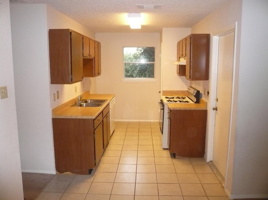 19426 Cypress Cliff Dr, Katy TX  77449-5523 exterior