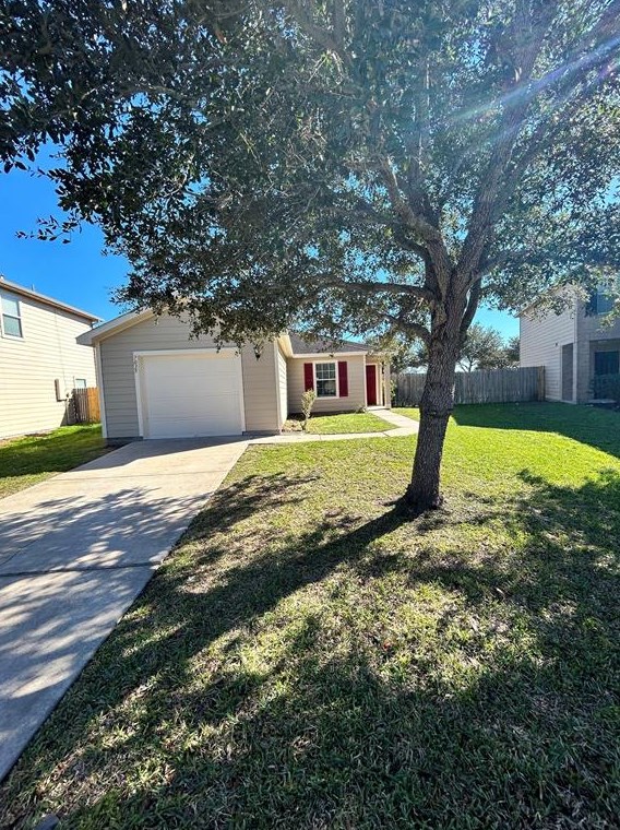 7035 Rosebud Hollow Ln, Richmond, TX 77469
