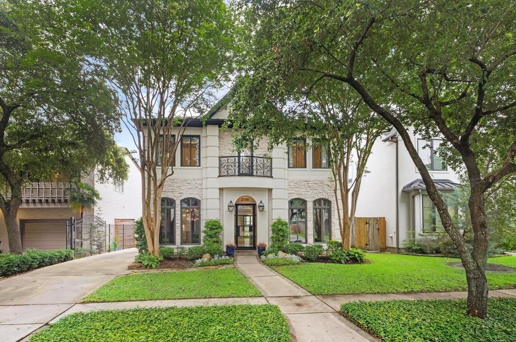 2709 Robinhood St, Houston TX  77005-2227 exterior