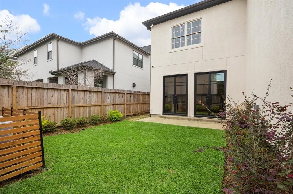 2709 Robinhood St, Houston TX  77005-2227 exterior