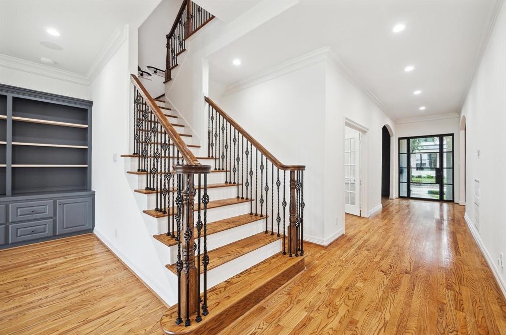 2709 Robinhood St, Houston TX  77005-2227 exterior