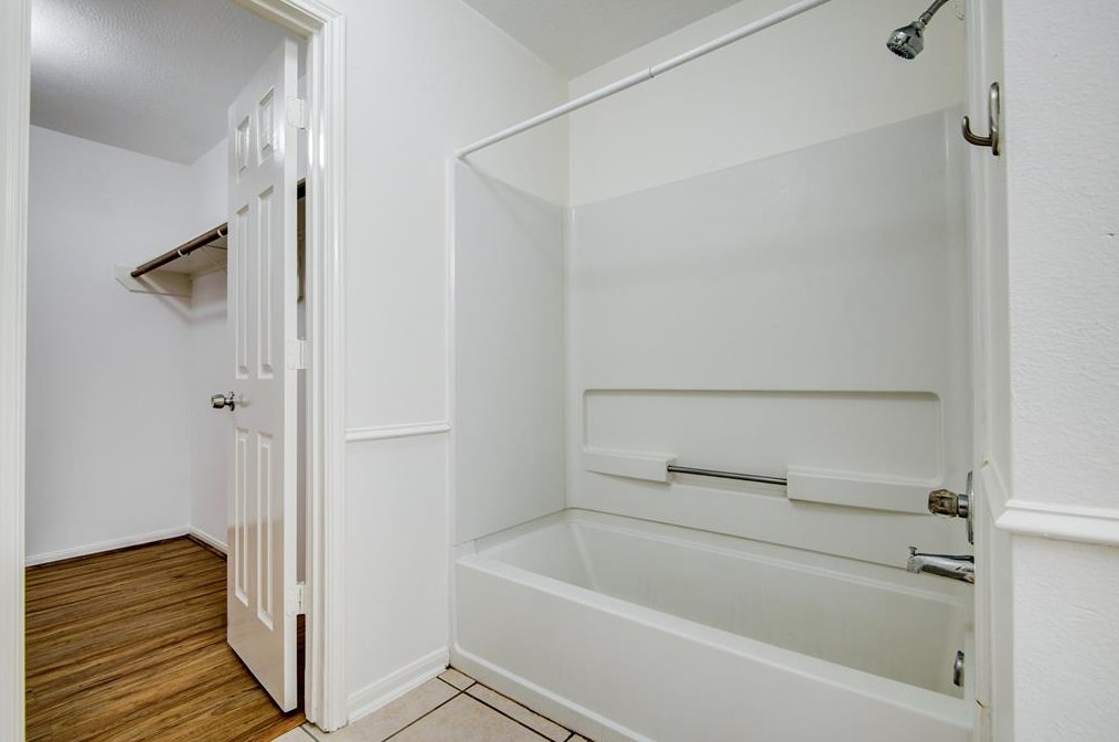 16110 Darwood Ct, Houston TX  77083-5064 exterior