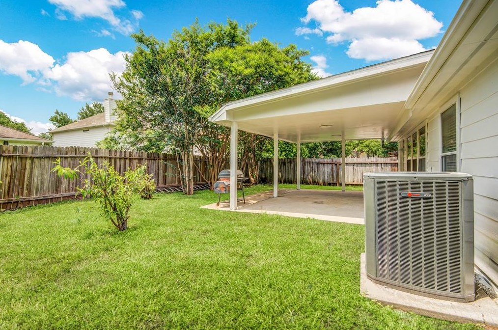 16110 Darwood Ct, Houston TX  77083-5064 exterior