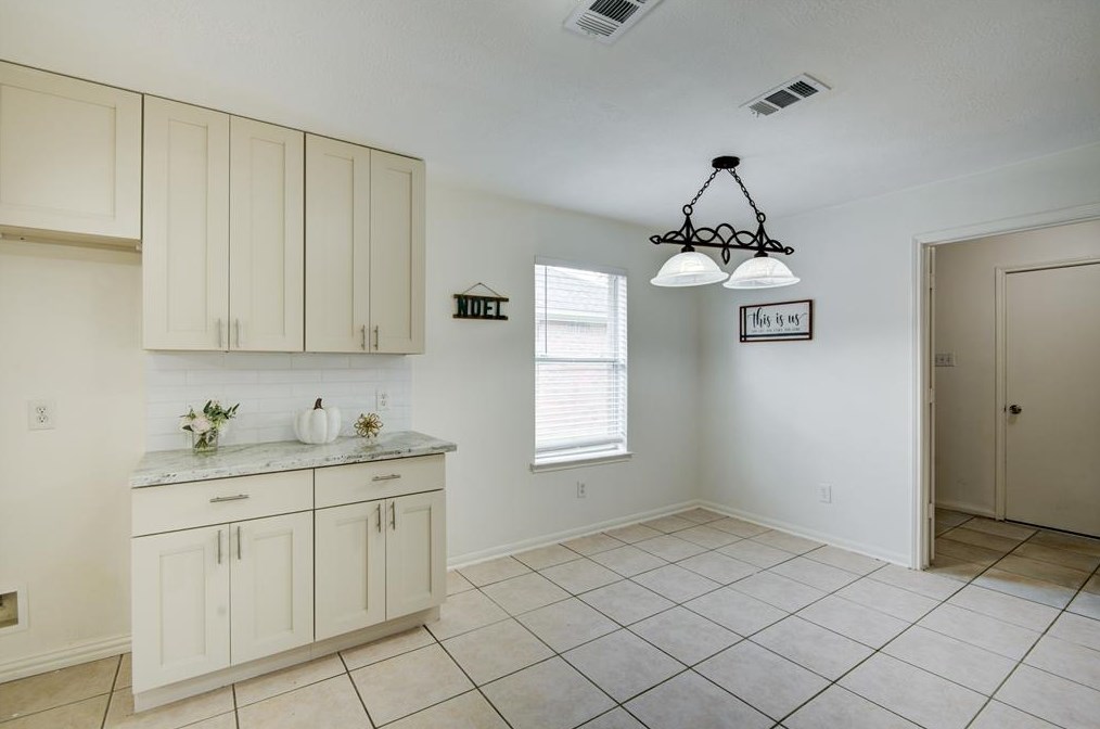 16110 Darwood Ct, Houston TX  77083-5064 exterior